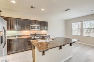 8366 Stillhouse Ct in Las Vegas, NV - Building Photo - Building Photo