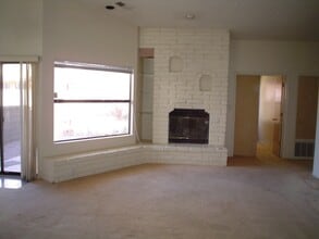 8201 William Moyers Ave NE in Albuquerque, NM - Building Photo - Building Photo