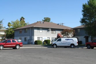 Fairview Court Apartments in Sacramento, CA - Building Photo - Building Photo