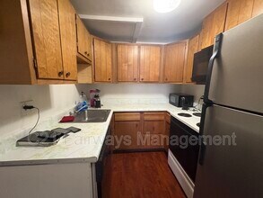 528 St Clair Ave in Clairton, PA - Building Photo - Building Photo
