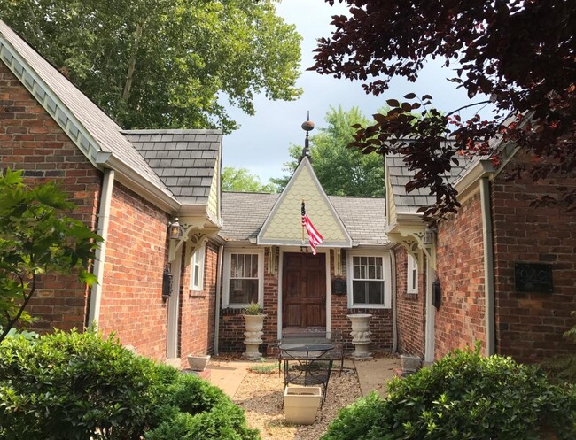 942 Russell St, Unit C