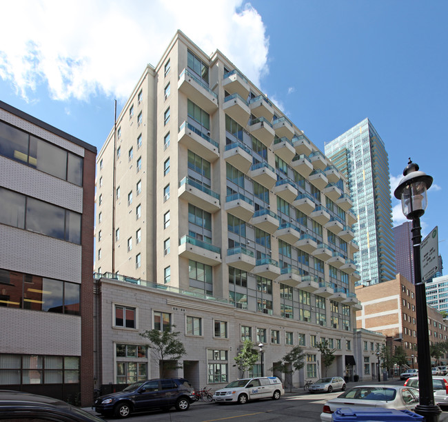 Absolute Lofts in Toronto, ON - Building Photo - Building Photo