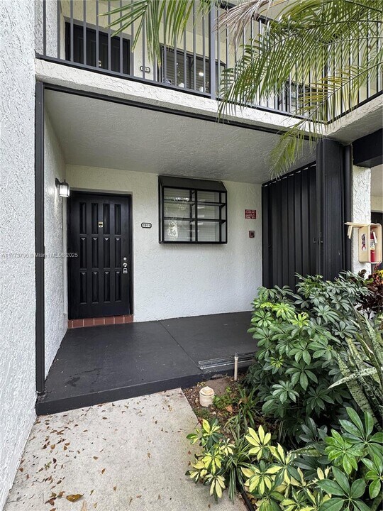 1232 S Military Trail in Deerfield Beach, FL - Building Photo
