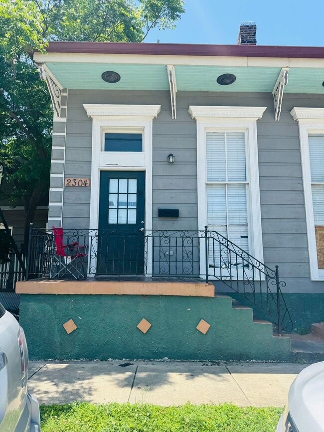 property at 2304 Gravier St