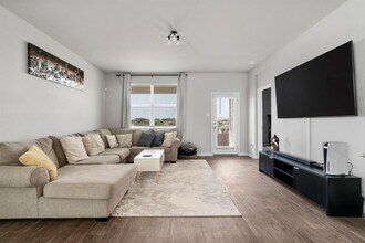 212 Apache Plum Dr in Kyle, TX - Building Photo - Building Photo