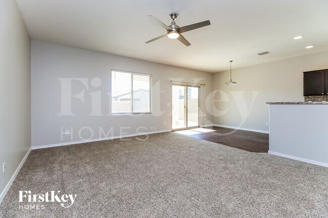 38137 La Paz St in Maricopa, AZ - Foto de edificio - Building Photo