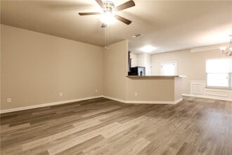 606 Oakside Pl in Acworth, GA - Building Photo - Building Photo