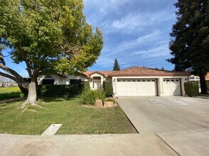 1021 Oriole Ct in Merced, CA - Building Photo - Building Photo