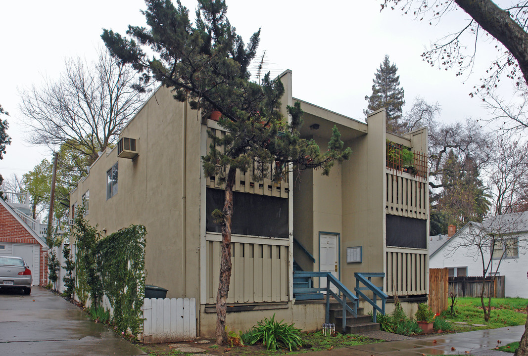 2109 W St in Sacramento, CA - Building Photo