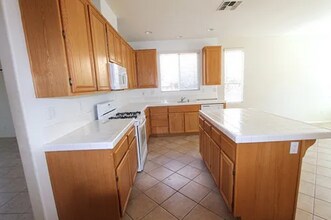 40269 Miklich Dr in Murrieta, CA - Building Photo - Building Photo