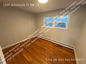 2209 Jefferson St SW in Roanoke, VA - Foto de edificio - Building Photo