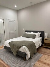 102 W 6th St in Bloomington, IN - Foto de edificio - Building Photo