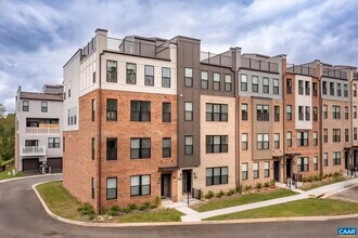 816 Wesley Ln in Charlottesville, VA - Building Photo - Building Photo