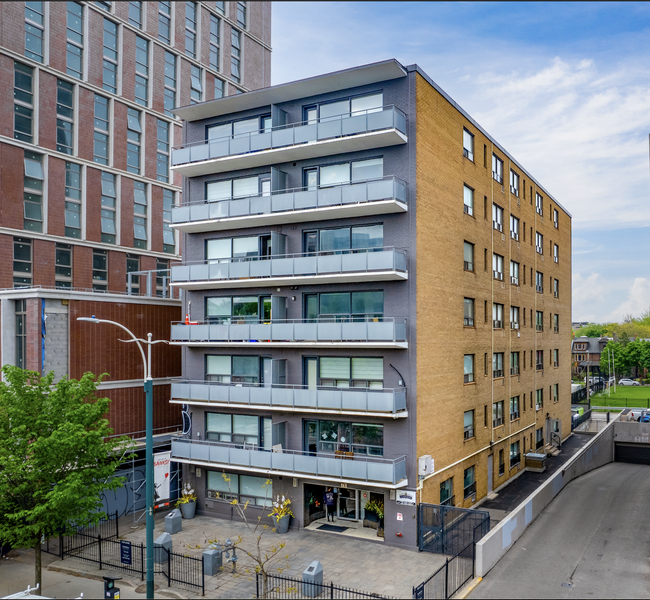 property at 710 Spadina Ave.