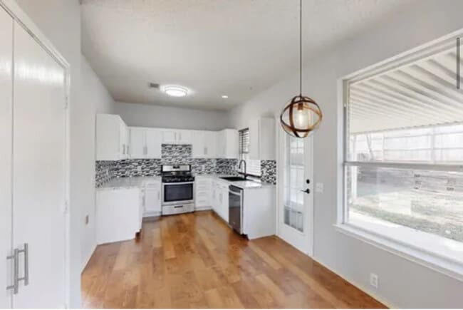 907 Waterford Way in Euless, TX - Building Photo - Building Photo