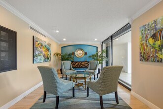 1200 Marine Way in North Palm Beach, FL - Foto de edificio - Building Photo