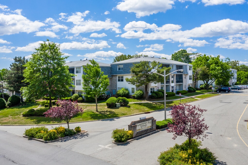 Parsonage Hill Village Edison, NJ Apartments