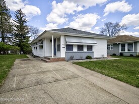 59 Guadeloupe Dr in Toms River, NJ - Building Photo