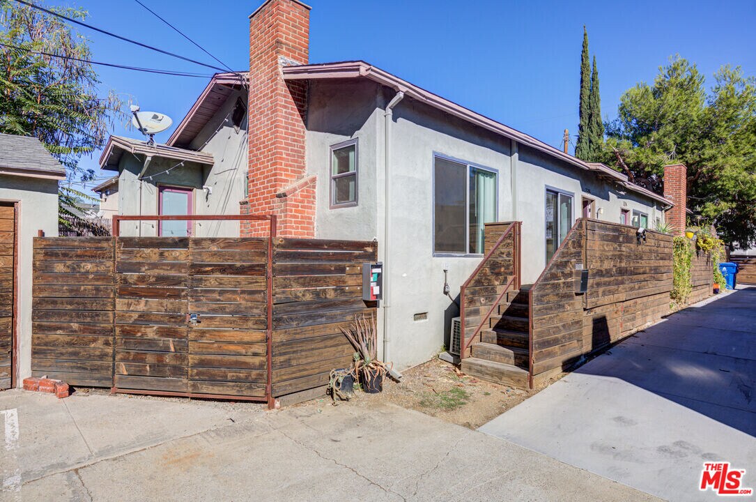 3216 Bellevue Ave in Los Angeles, CA - Building Photo