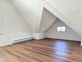 245 Newport Ave, Unit #3 245 Newport Ave in Quincy, MA - Building Photo