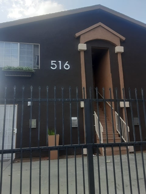 516 W Century Blvd, Unit 4