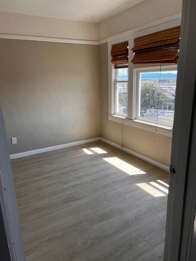 1354 Palou Ave in San Francisco, CA - Building Photo - Building Photo