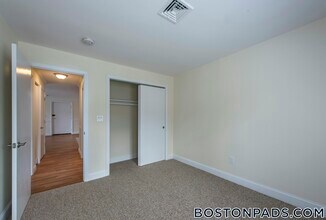 20 Westgate Dr in Woburn, MA - Building Photo - Building Photo