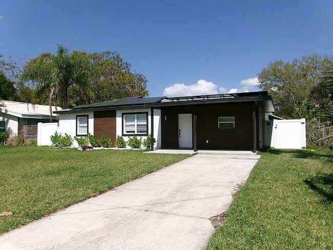 property at 3405 W Rogers Ave