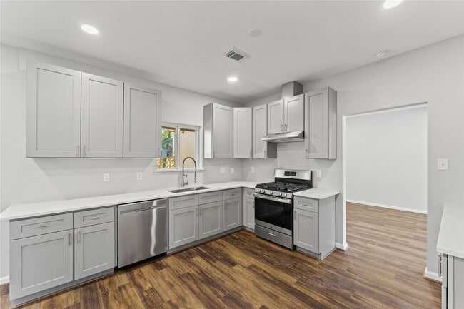 property at 4826 Brooklawn Dr