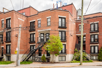 3032A Lasalle Boul in Verdun, QC - Building Photo - Building Photo