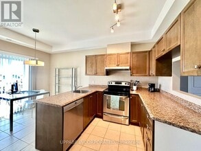 2086 Valin St in Ottawa, ON - Building Photo - Building Photo