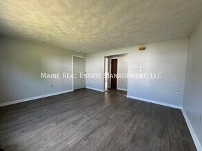 7 Gilchrest St in Thomaston, ME - Building Photo - Building Photo
