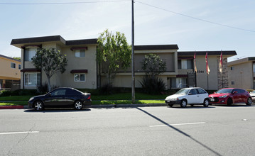 Parkview Apartments in Torrance, CA - Building Photo - Building Photo