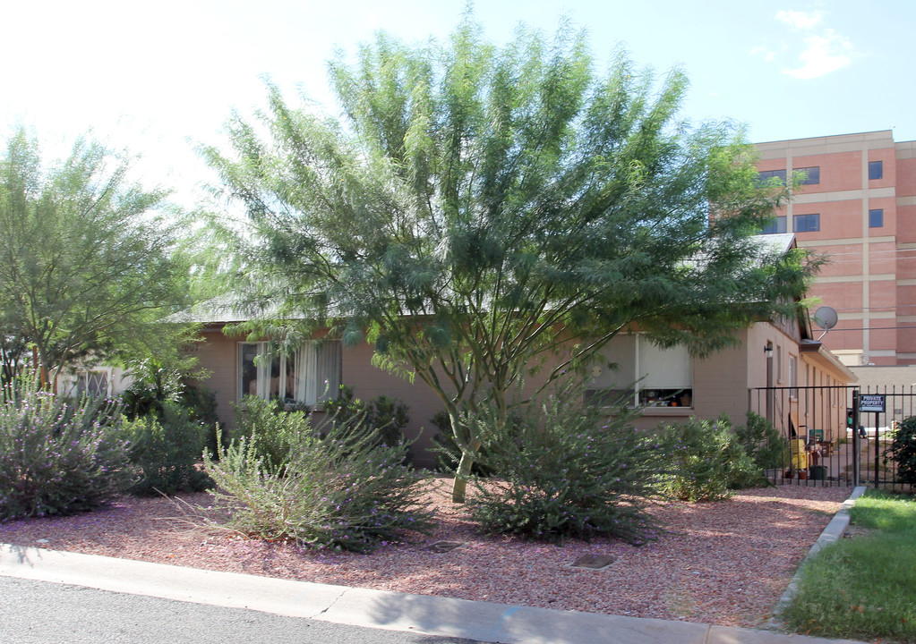 Berridge 8 in Phoenix, AZ - Building Photo