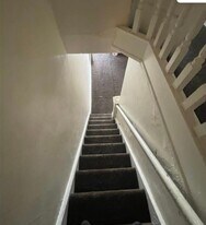 5618 Hazel Ave in Philadelphia, PA - Building Photo