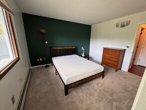 1660 Eastridge Dr, Unit Eastridge Dr #301 in Anchorage, AK - Building Photo - Building Photo