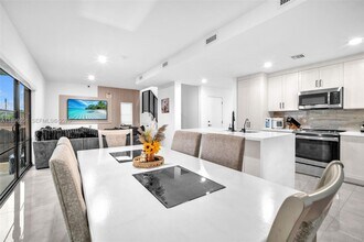 1337 NW 3rd St in Florida City, FL - Building Photo - Building Photo