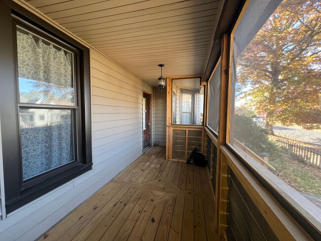 419 W Pine St in Johnson City, TN - Building Photo - Building Photo