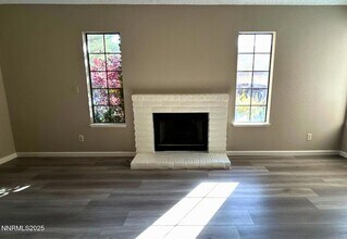 5721 Royal Vista Way in Reno, NV - Building Photo - Building Photo