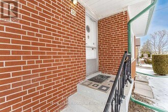 30 Gunton Dr in Toronto, ON - Building Photo - Building Photo