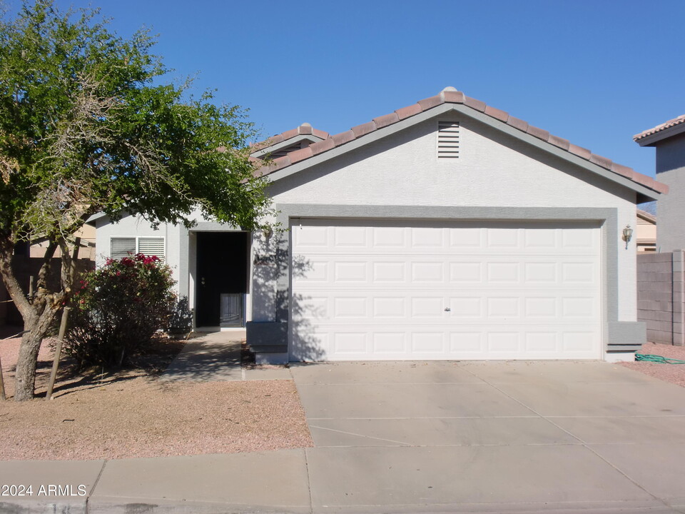 11714 W Poinsettia Dr in El Mirage, AZ - Building Photo