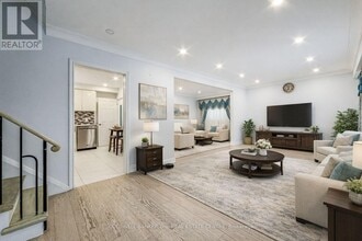 20 Rossander Ct in Toronto, ON - Building Photo - Building Photo