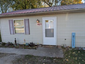 401 W Walnut St in Akron, IN - Building Photo