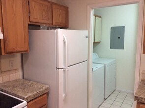 2082 E Farr Ln in Fayetteville, AR - Building Photo - Building Photo