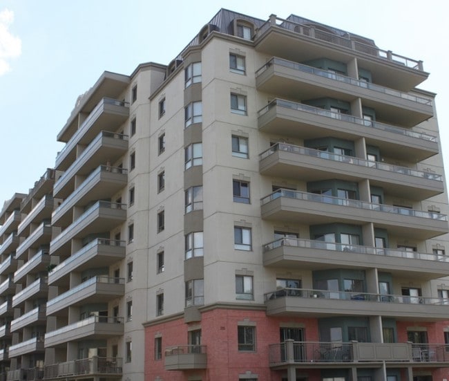 Victoria Park Place II in Kitchener, ON - Building Photo - Building Photo
