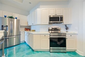 2743 First St in Ft. Myers, FL - Building Photo - Building Photo