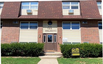 Belmont Apartments in Iowa City, IA - Foto de edificio - Interior Photo