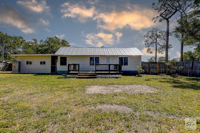 3801 40th Ave N in St. Petersburg, FL - Building Photo - Building Photo