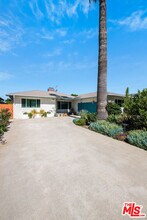 5651 Mammoth Ave in Los Angeles, CA - Building Photo - Building Photo
