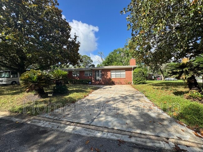 property at 2204 Tegner Dr